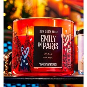 🆕BATH & BODY WORKS 🎉LIMITED EDITION🎉 3 WICK CANDLE/ EMILY IN PARIS